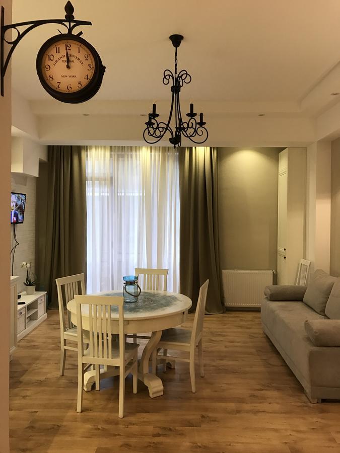New Apartment In Old ティビリシ エクステリア 写真
