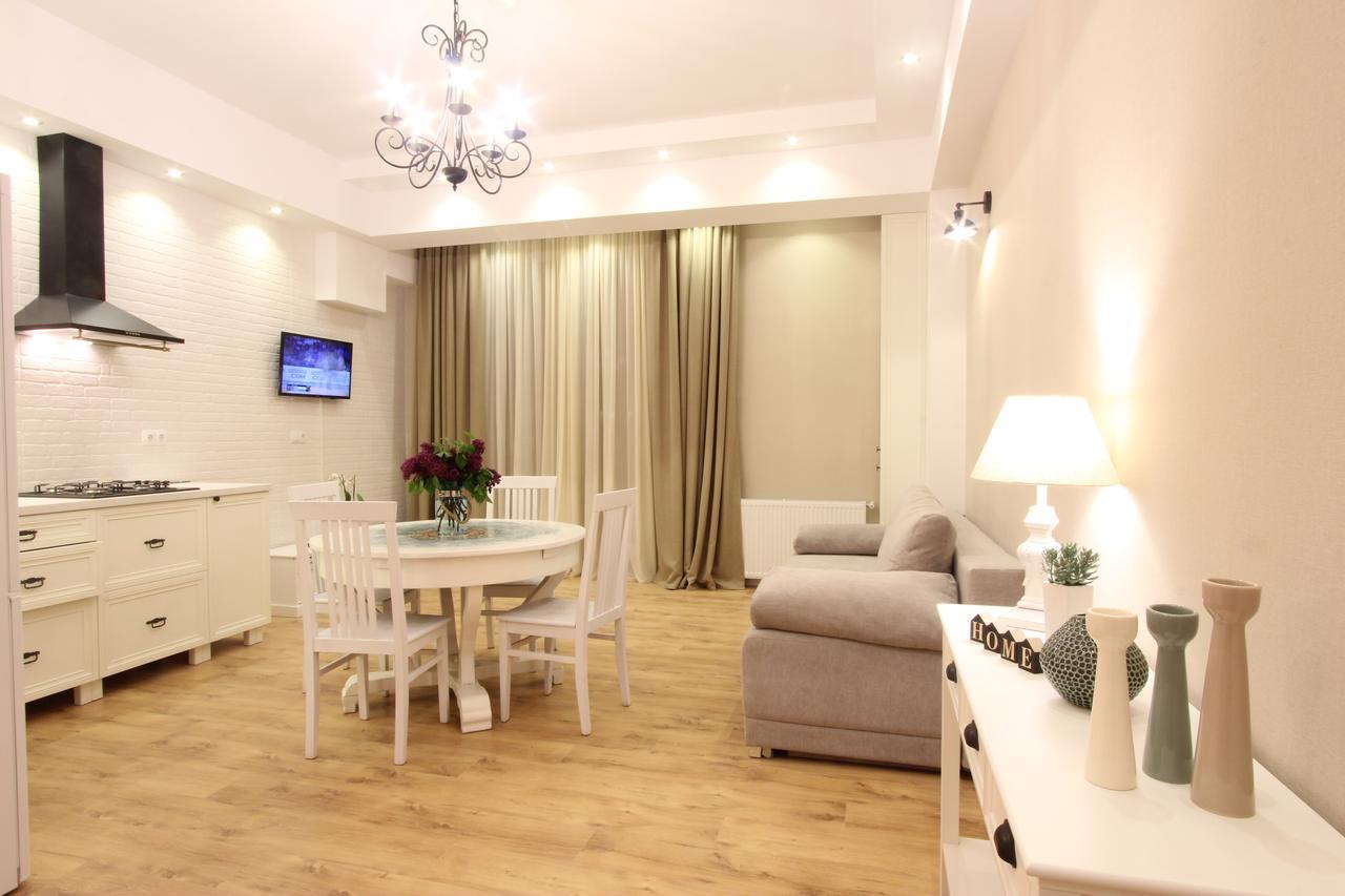 New Apartment In Old ティビリシ エクステリア 写真