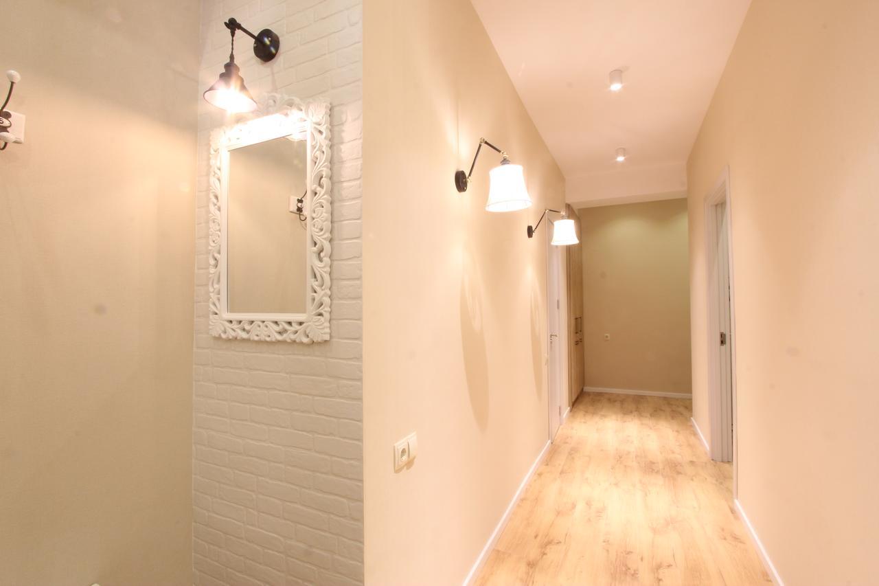 New Apartment In Old ティビリシ エクステリア 写真
